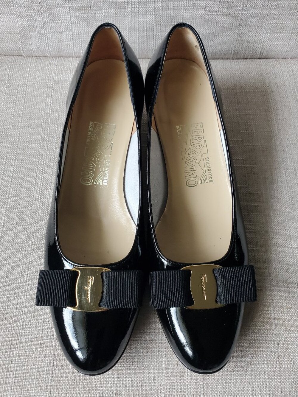 Salvatore Ferragamo Black Patent Leather Vara Pumps 3cm Heel  7B